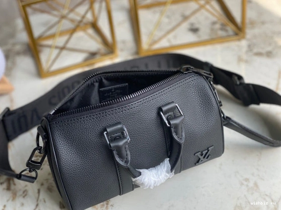 WIS CITY Louis KEEPALL Vuitton 0821